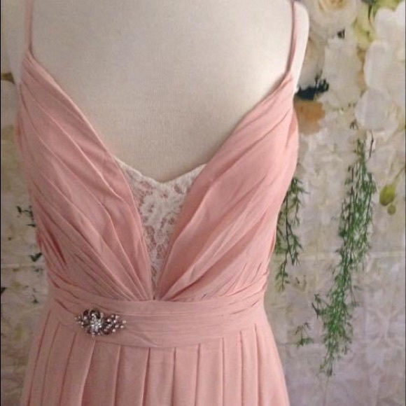 Dresses - Picture 2 of 4